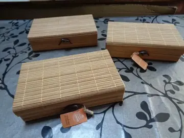 Lot de boîtes en bois
