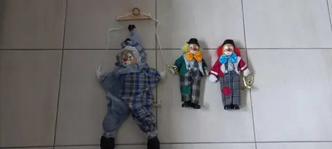 figurines clown
