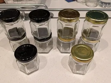 minis pots de miel/ confiture
