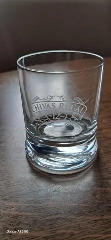 un verre à whisky