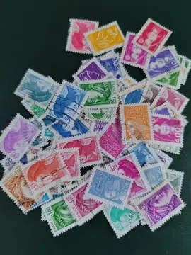 gros lot de timbres Marianne...