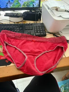 culotte rouge a dentelle très bon état laver taille 54/56