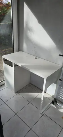 bureau ado