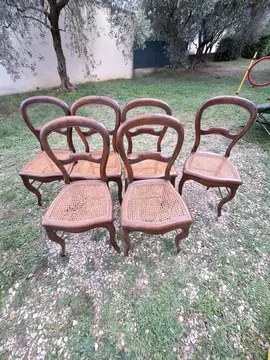 chaises bois et paillage