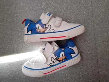 Baskets pointure 25