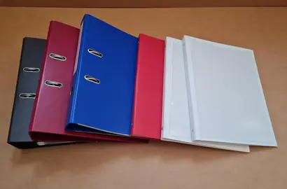 Lot grands classeurs et pochettes transparentes A4