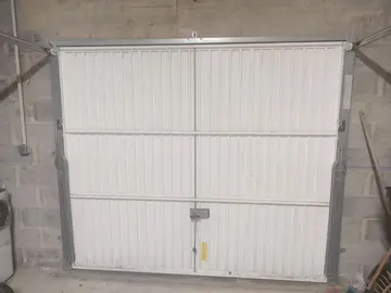 Donne porte de Garage