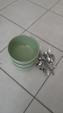 bol et petite cuillere