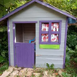 petite maison d'enfant d'extérieur