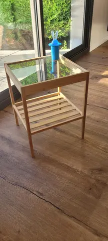 Petite table de nuit