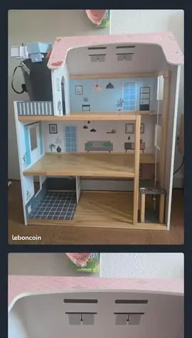 Maison de poupée en bois