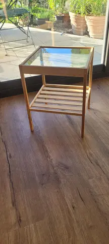 Petite table de nuit