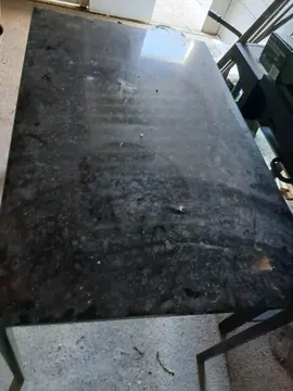 table avec plateau en verre