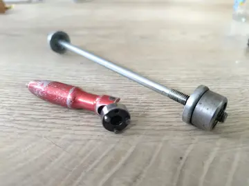 axe roue vélo antivol