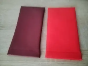 2 étuis à lunettes