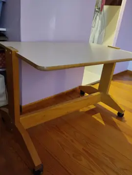 Bureau sur roulettes