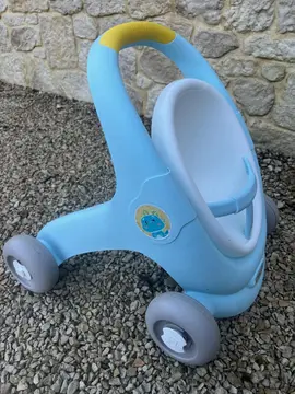 trotteur pour bébé