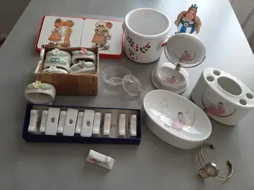 Déco, set de salle de bain, accessoires de table.