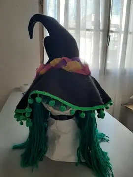 Chapeau de sorcière.