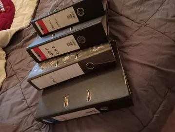 4 grand classeurs gris plus un rode