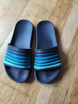 Claquettes enfants taille 36