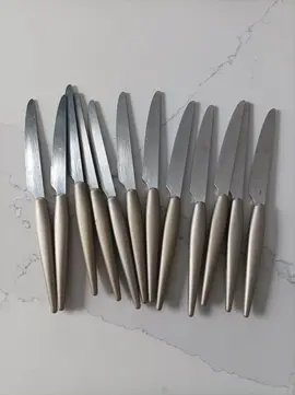 Lot de 12 couteaux manche plastique