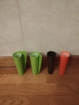 4 mini vases/ soliflores