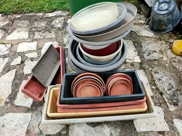 lots pots et jardinières