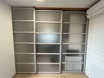 Cloisons amovibles avec rail