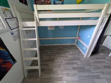 lit en hauteur enfant