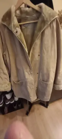 manteau en croute de cuir beige. taille 38