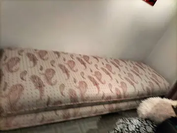 lit une personne peut très bien faire un canapé