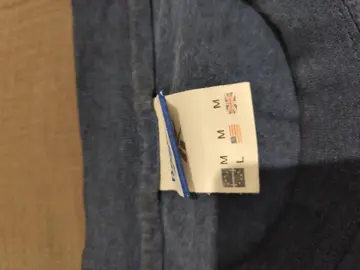 T-shirt bleu marine, Taille M-L