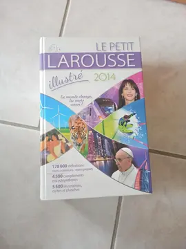 Dictionnaire petit Larousse avec Images