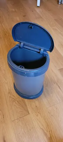 Poubelle SDB plastique