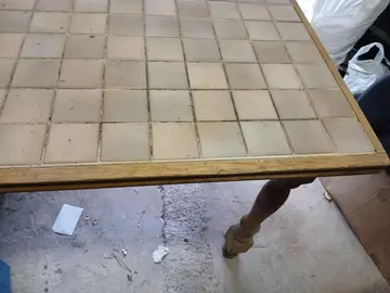 Table rustique carrelée