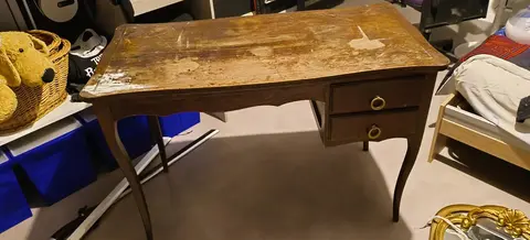 ancien bureau en bois à rénover