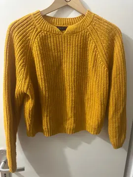 pull jaune moutarde
