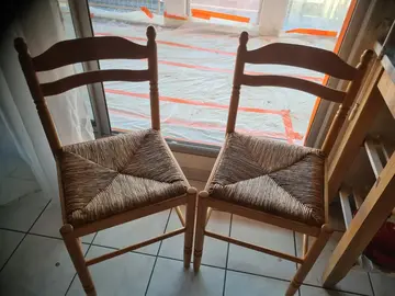 2 chaises bois et paille