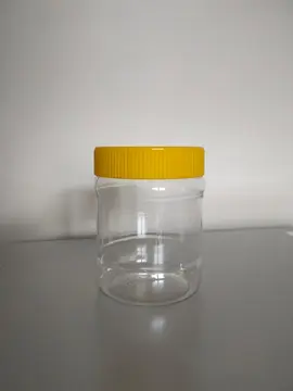 Petit pot alimentaire en plastique