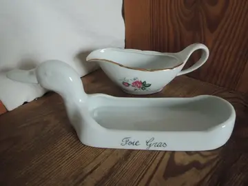 Saucier et plat à foie gras