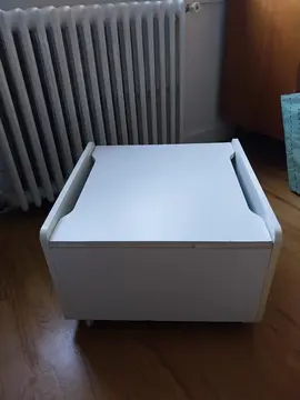 caisse sur roulettes blanche