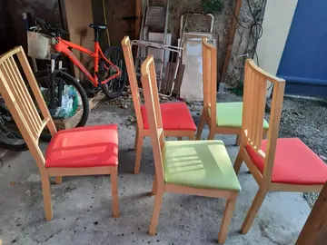 lot 5 chaises vertes et rouges IKEA