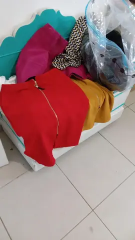 joli lot de vetements femme