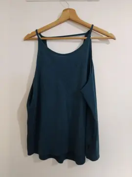 débardeur t42 ou 44