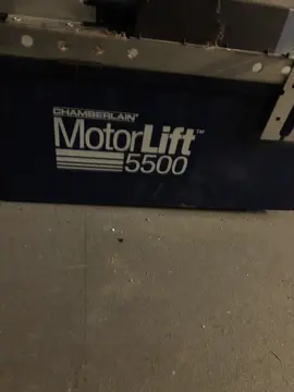 Moteur de porte de garage Chamberlain 5500 avec 2 télécommandes