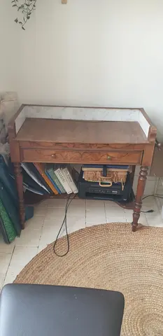 table / coiffeuse / bureau