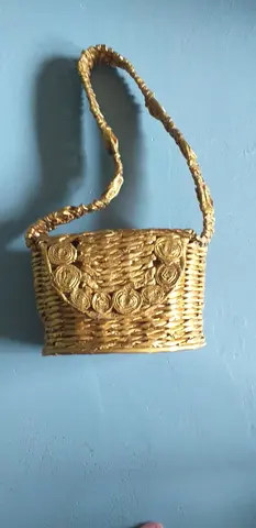 sac artisanal en papier tressé et vernis