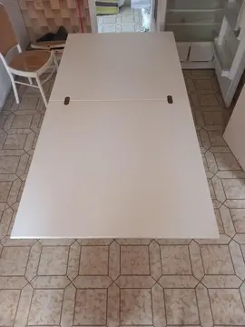 donne grande table de cuisine