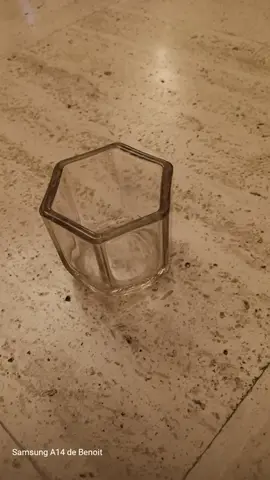 Petit verre transparent à 6 côtés 6 cm hauteur 6 cm diamètre